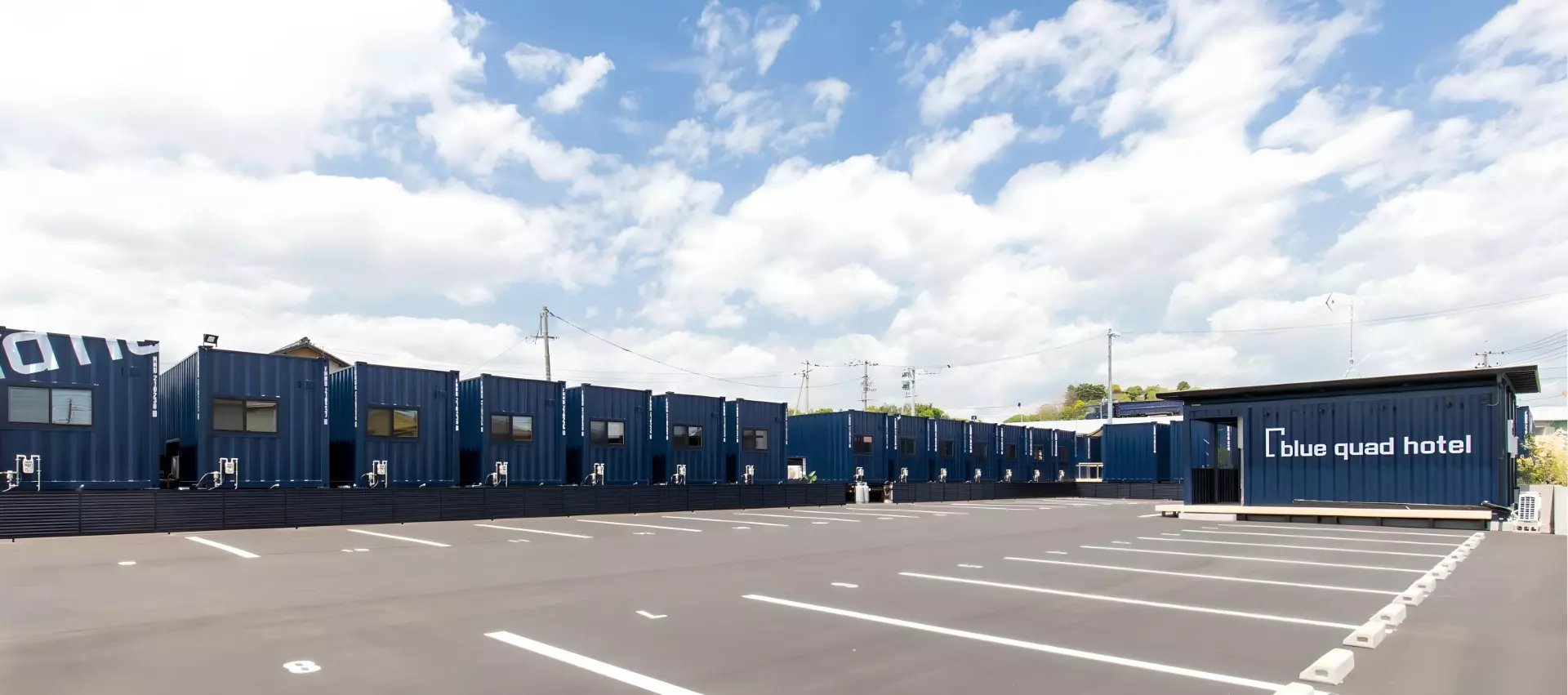 Foremost-container-mobile-trailer-hotel-bule-quad-hotel (3)-fotor-20230822205734